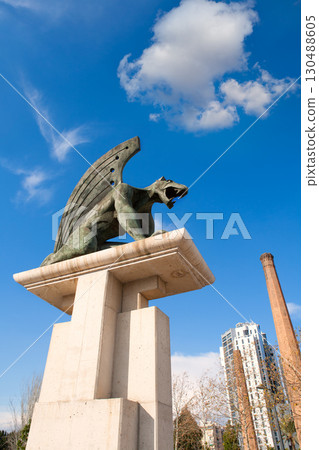 Valencia Pont del Regne reino bridge guardian gargoyles 130488605