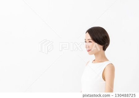 女人微笑 女人微笑 130488725