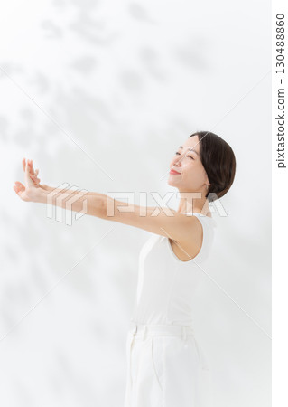 女人伸展 女人伸展 130488860