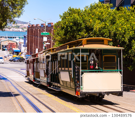 San francisco Hyde Street Cable Car California San francisco Hyde Street Cable Car California 130489576