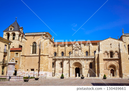 Leon San Isidoro church by way of saint James 130489661