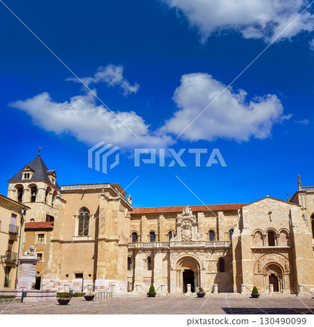 Leon San Isidoro church by way of saint James 130490099