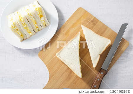 Delicious egg sandwich 130490358