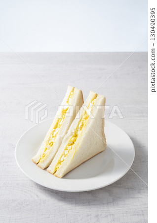 Delicious egg sandwich 130490395