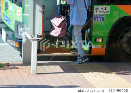 Image of a bus stop Image of a bus stop 130490408