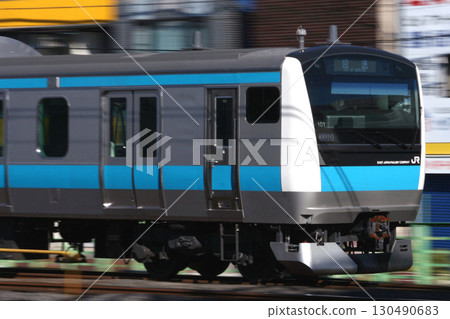 京濱東北線 E233 系列列車：性能檢查測試列車 130490683