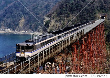 2007: Six Kiha 181 Series Hamakaze Express trains crossing the Amarube Bridge 2007: Six Kiha 181 Series Hamakaze Express trains crossing the Amarube Bridge 130492543