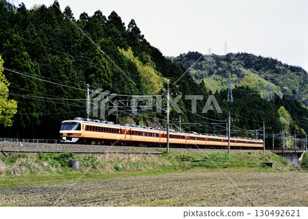 2007: 9 cars of the 485 series L express Raicho train running on the Kosei Line 2007: 9 cars of the 485 series L express Raicho train running on the Kosei Line 130492621