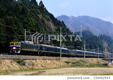 2007年:EF81103號黃昏特快臥舖列車在湖西線上運行 2007年:EF81103號黃昏特快臥舖列車在湖西線上運行 130492643