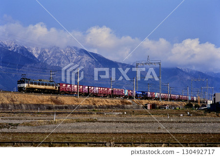 2007年運行於湖西線的EF81502次貨櫃列車 130492717