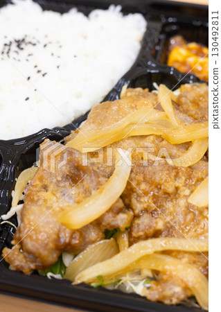 美味的豬肉薑烤午餐 130492811