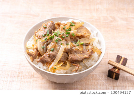 豬肉碗米碗 130494137