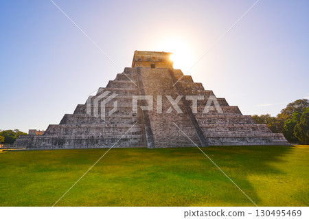 Chichen Itza sunrise El Templo Kukulcan 130495469