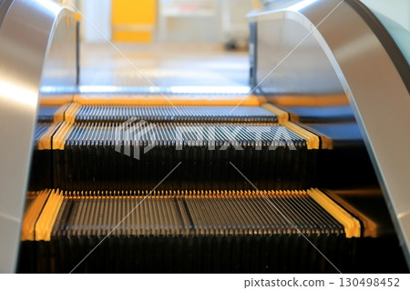 Escalator image 130498452