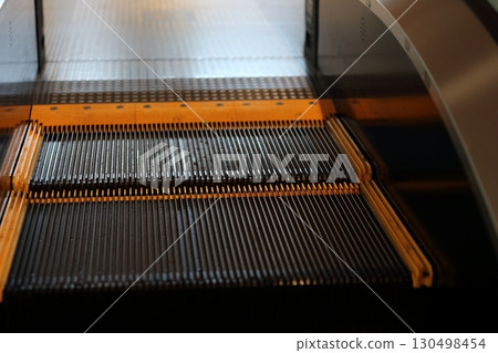 Escalator image 130498454
