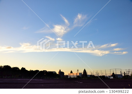 晴朗的秋日天空 晴朗的秋日天空 130499222