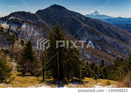 Mount Fuji and Mount Koganezawa seen from the climb to Daibosatsu and Ishimaru Pass 130499825