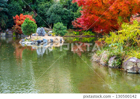 Ingetsu Pond at Shosei-en Garden, colored by autumn leaves 130500142