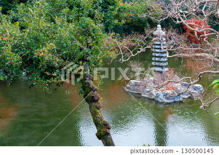 Ingetsu Pond at Shosei-en Garden, colored by autumn leaves 130500145