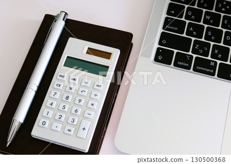 Business image white background 3:2 Business image white background 3:2 130500368