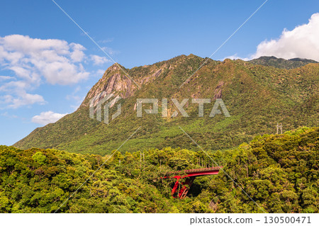 世界自然遺產木鳥岳與秋日天空:近海阿爾卑斯山屋久島 世界自然遺產木鳥岳與秋日天空:近海阿爾卑斯山屋久島 130500471