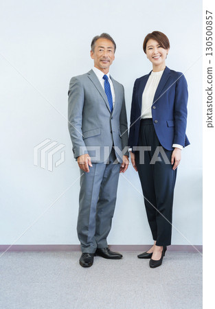 商人老闆下屬 130500857