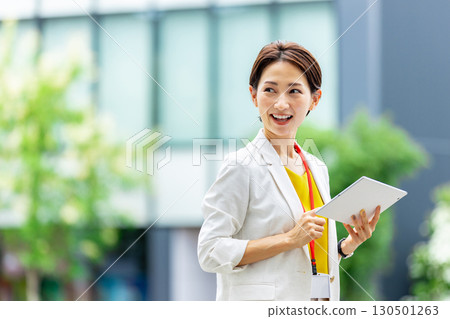 外面的女商人 130501263