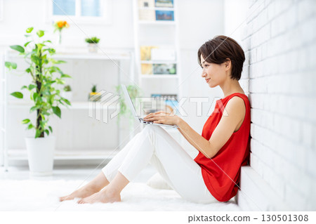 女性生活方式30多歲 130501308