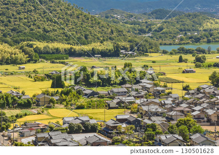 Autumn in Kyoto: Rural scenery along Sagano Road Autumn in Kyoto: Rural scenery along Sagano Road 130501628