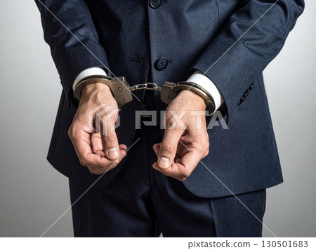 逮捕手銬罪犯 逮捕手銬罪犯 130501683