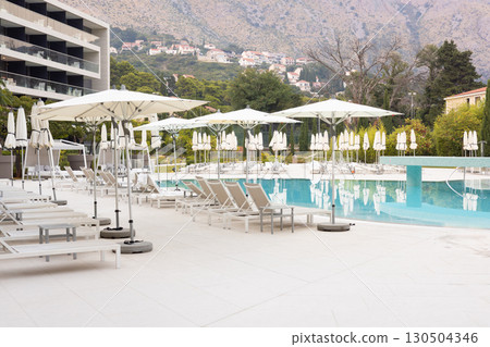 度假村泳池 130504346