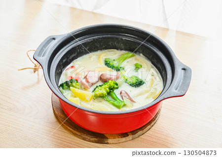 家常奶油燉菜配義大利麵 130504873