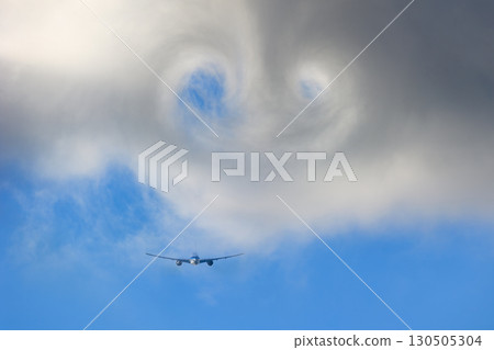 Airplane, Clouds with Various Expressions, 787, Wake Turbulence, Clouds and Airplanes 130505304
