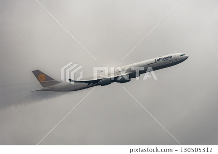 Airplane Various Clouds Vapor 340 Airplane Various Clouds Vapor 340 130505312