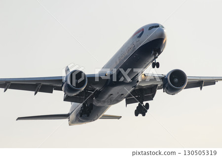 飛機 - 表情各異的雲朵 - 英國航空 777 130505319