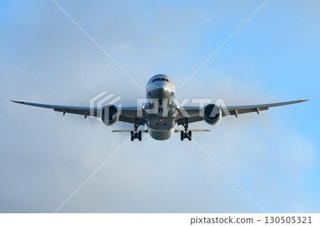 各種表情的飛機雲 787 蒸汽 130505321