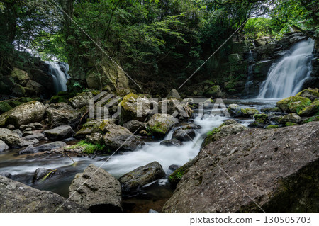 Couple's waterfall 130505703