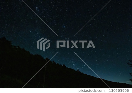 繁星點點的夜空 130505906