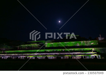 新潟縣佐渡市相川北澤町的北澤浮選廠（佐渡金山選礦廠遺址）的夜景 130507049