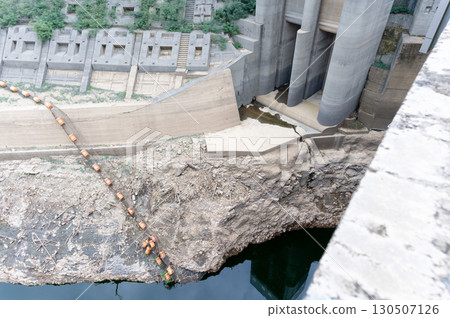 Naruko Dam in drought 130507126