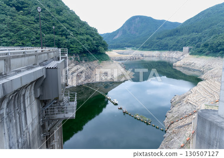 Naruko Dam in drought 130507127