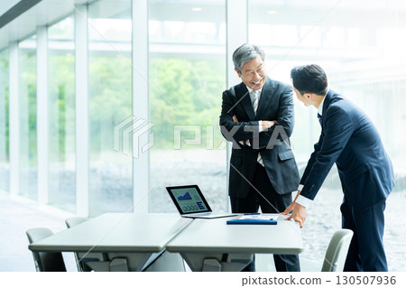 Meeting business people Meeting business people 130507936