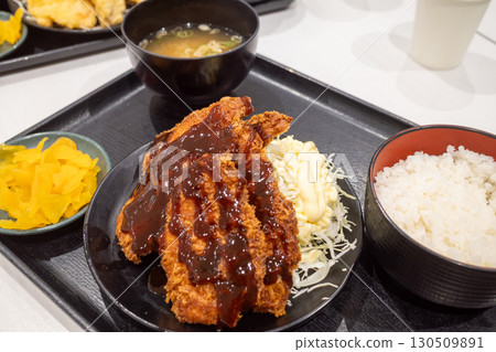 A very delicious chicken dish I had in Kurashiki, Okayama Prefecture, Japan. 130509891