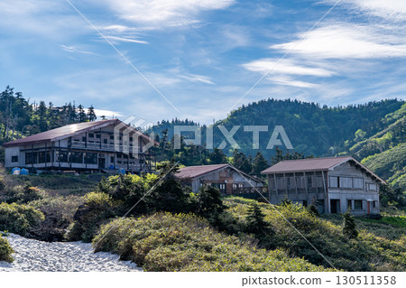 Minamiryu Sanso in Minamiryugababa - Early summer hiking to Mt. Hakusan Gozenmine (Tonbi Rock Course) Minamiryu Sanso in Minamiryugababa - Early summer hiking to Mt. Hakusan Gozenmine (Tonbi Rock Course) 130511358