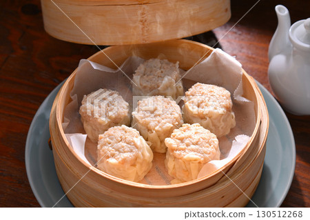 註：蒸氣是人工合成的。燒麥，一種中式食物，用蒸籠蒸煮而成。 130512268