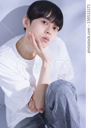 Beauty image portrait of a man in his 20s Beauty image portrait of a man in his 20s 130512271