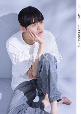 Beauty image portrait of a man in his 20s Beauty image portrait of a man in his 20s 130512272