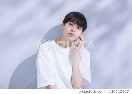 Beauty image portrait of a man in his 20s Beauty image portrait of a man in his 20s 130512507