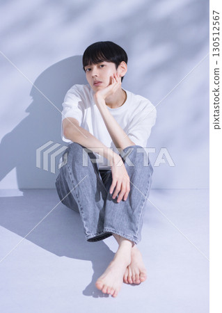 Beauty image portrait of a man in his 20s Beauty image portrait of a man in his 20s 130512567