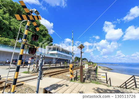 高岡市雨晴海岸義經岩鐵路道口 130513726
